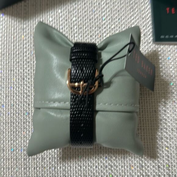 Ted Baker Phylipa Iconic Bow Black Rose Gold Leather Strap Watch - Picture 6 of 16